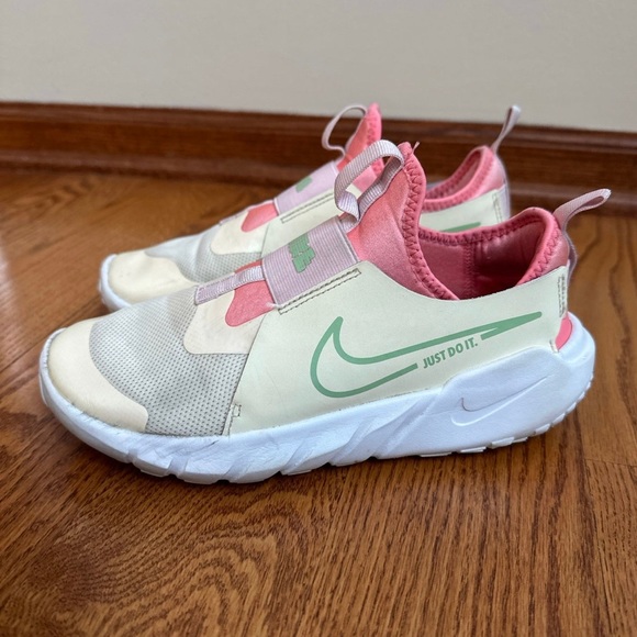 Nike Other - Nike Flexrunner Shoes Girls Size 5Y